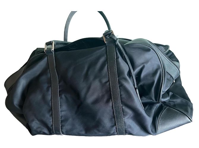Borsa da viaggio Prada nera in pelle e nylon Nero