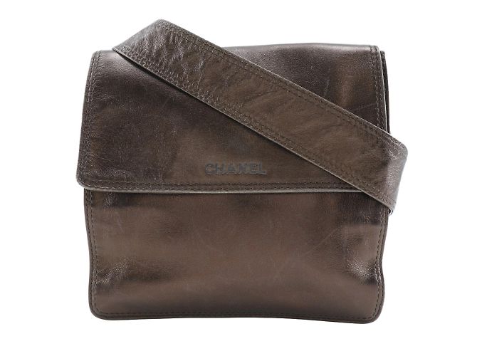 Bolsa de ombro em couro de bezerro bronze Chanel