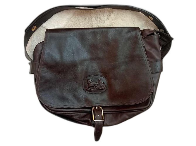 Bolsa de ombro Céline em couro marrom