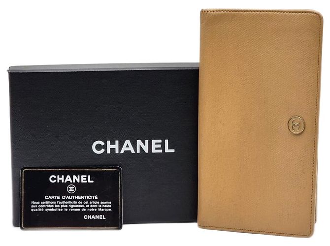 Cartera larga beige Chanel 
