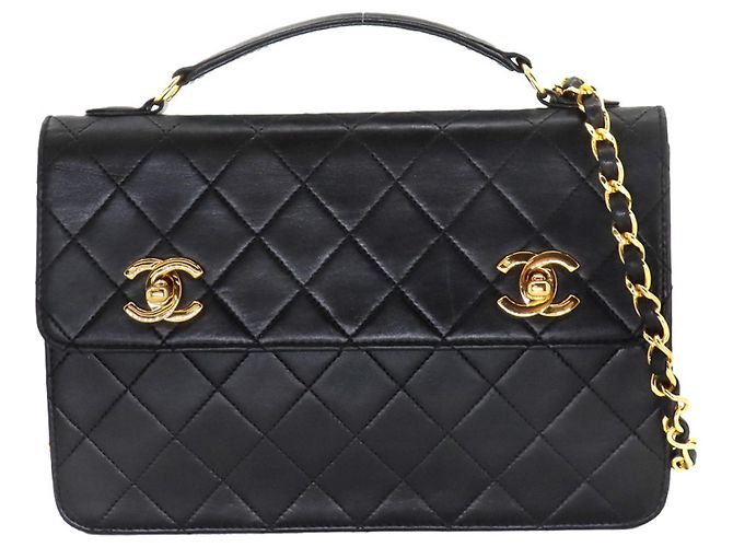 Borsa a spalla Chanel Matelassé con doppio fermo a scatto Nero