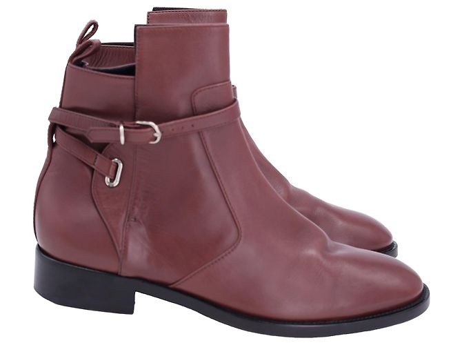 Botas de tornozelo planas Balenciaga com detalhe de cinto em couro marrom