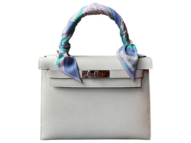 Hermès, Kelly 28 Epsom leather handbag Fizz Green Palladium hardware Padlock, matching silk twilly Letter U for 2022  ref.1568295