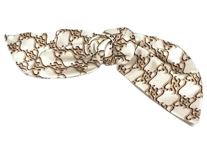 Barrette en soie beige Fendi
