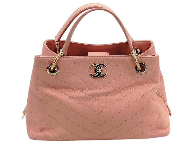 Timeless Chanel Chevron Chic Shopping Tote Pink Leather  ref.1616339