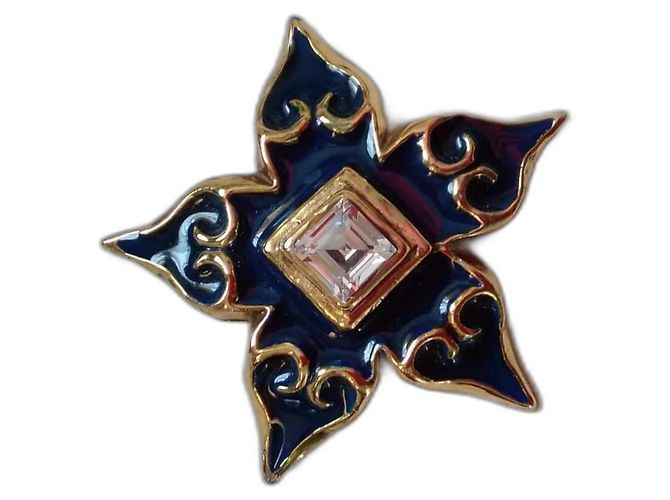 Broche Christian Lacroix Dourada com Esmalte Verde e Cristal