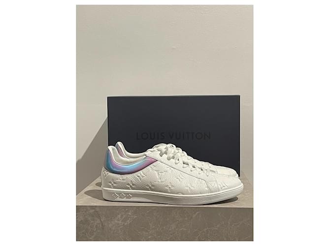 Louis vuitton holographic sneakers store