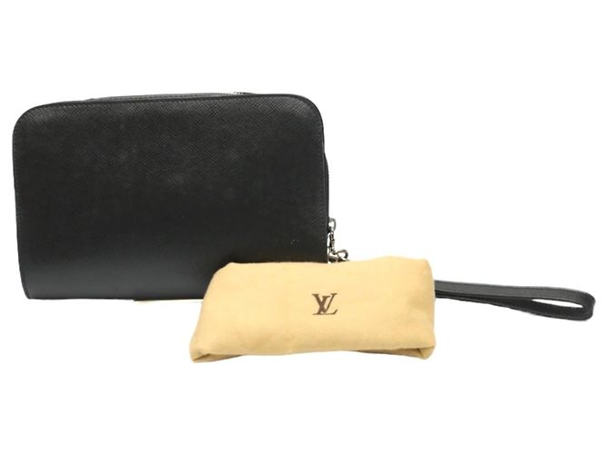Borsa Louis Vuitton Taiga Nero Grigio