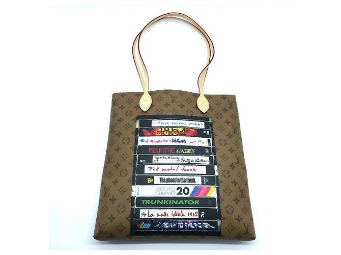 Carry It Schultertasche mit Monogram Reverse Druck von Louis Vuitton Braun