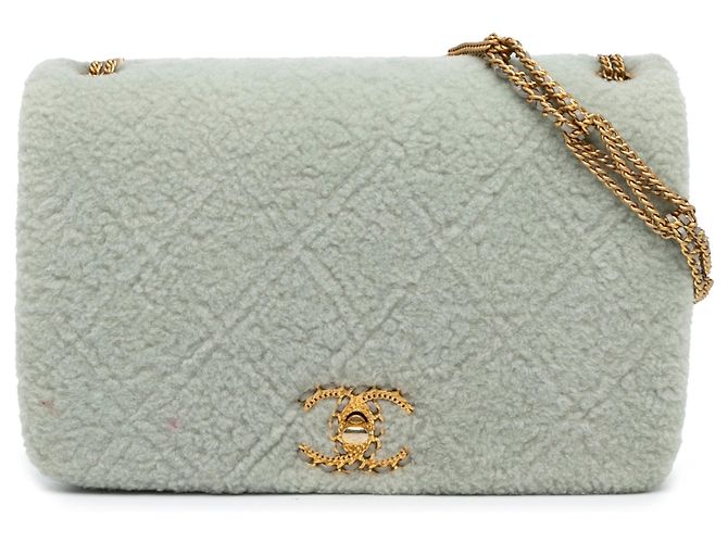 Chanel Cinza Matelassê de Pele de Ovelha com Corrente Marrom