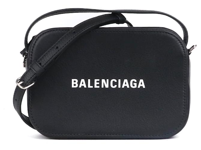 City BALENCIAGA - Ville Camera shoulder bag in black grained leather  ref.1631377