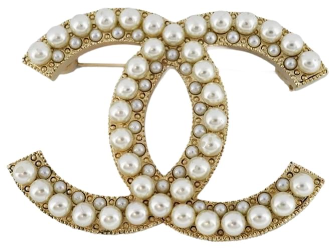 Chanel Brooch Coco Mark with Fake Pearl Golden Gold-plated ref