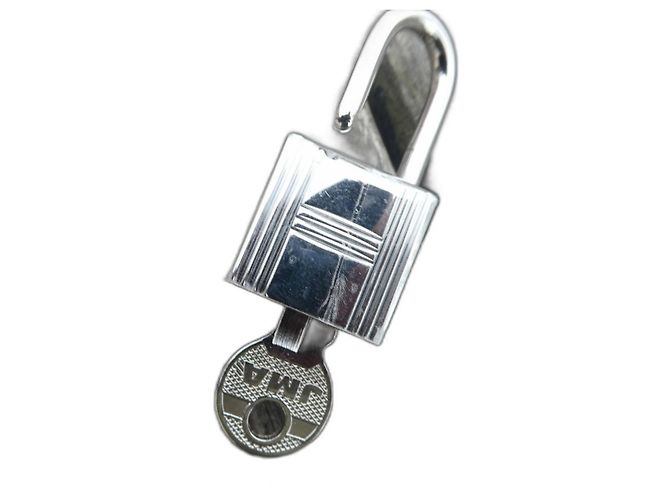 Cadeado Hermès em aço prateado com uma chave Hardware prateado