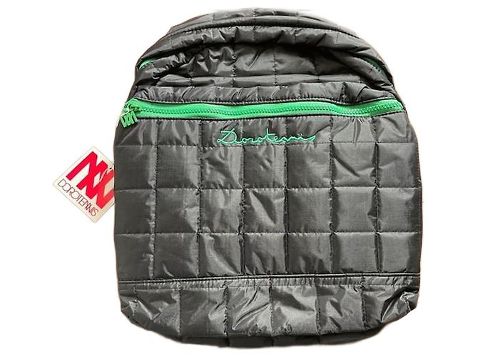 Autre Marque Dorotennis gesteppter Rucksack Schwarz Grün