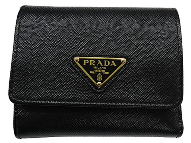 Portafoglio pieghevole a tre ante per donna Prada in pelle Saffiano nera Nero ref.1640015 Joli Closet