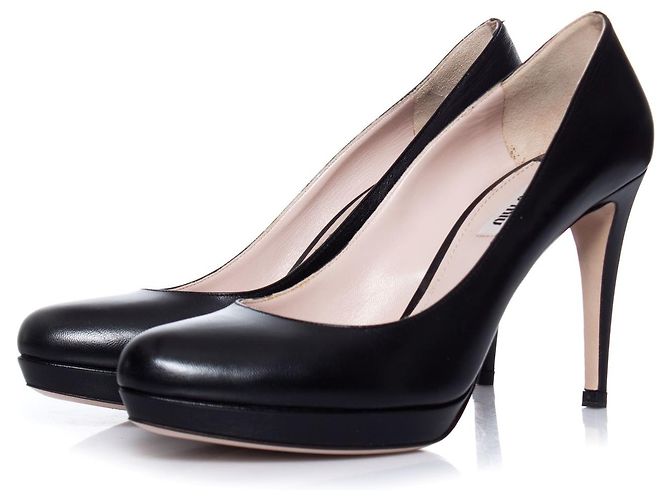 Miu Miu décolleté platform in pelle nera Nero