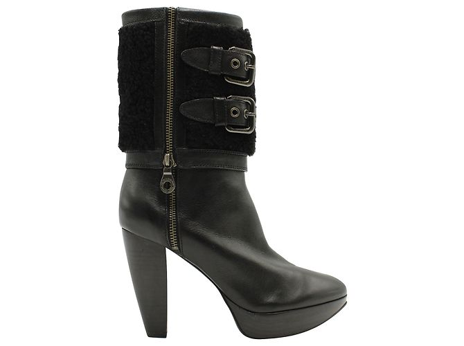 Burberry Nerzfutter Stiefeletten aus schwarzem Leder
