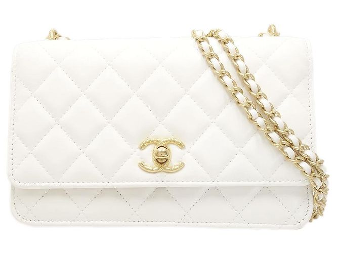 Bolsa de ombro Chanel em couro de cordeiro matelassé com marca Coco Branco