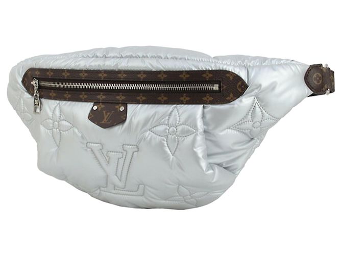 Bumbag Riñonera de Econyl plateada con monograma de Louis Vuitton Plata