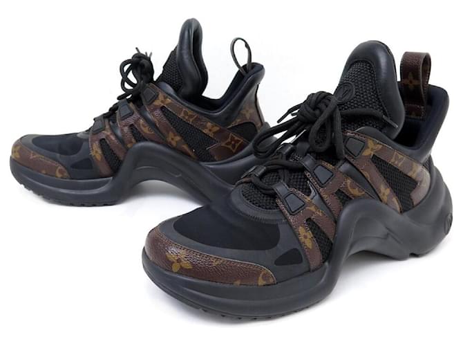 CHAUSSURES LOUIS VUITTON ARCHLIGHT MONOGRAM 1A43LO BASKETS 42 SNEAKERS SHOE Toile Marron ref.1665986 Joli Closet