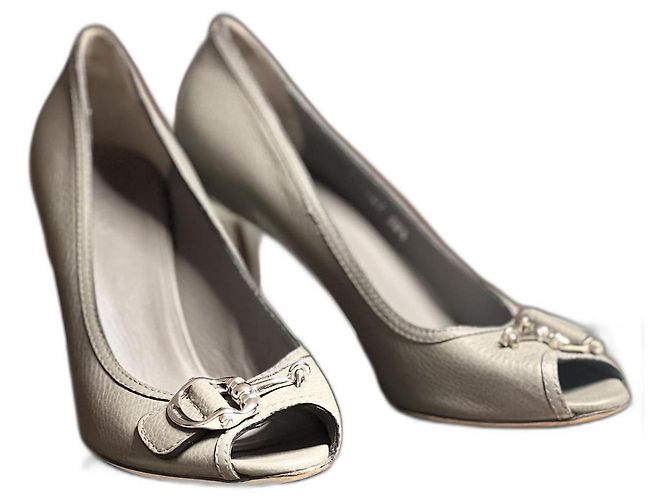 Gucci Absatzschuhe Grau Leder 38.5