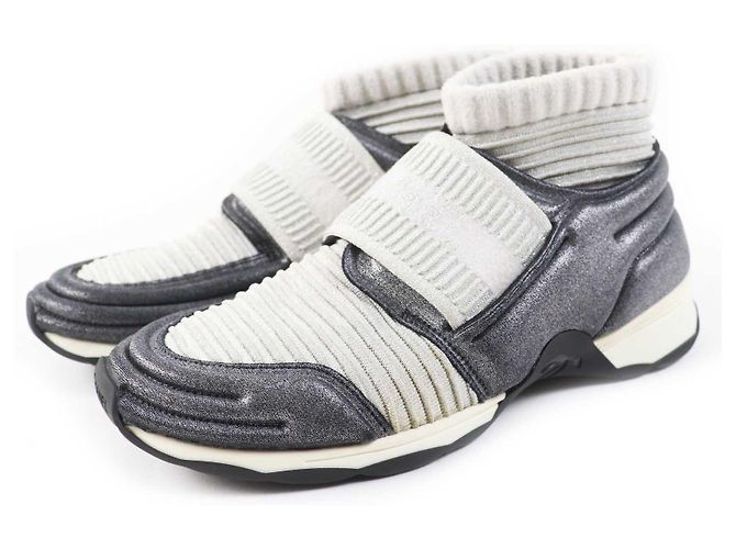 Chanel COCO Mark Strick-Sneaker grau 37,5 Braun