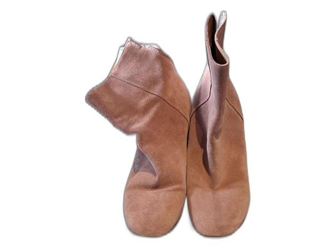 Botas de cano curto Sandro em camurça rosa