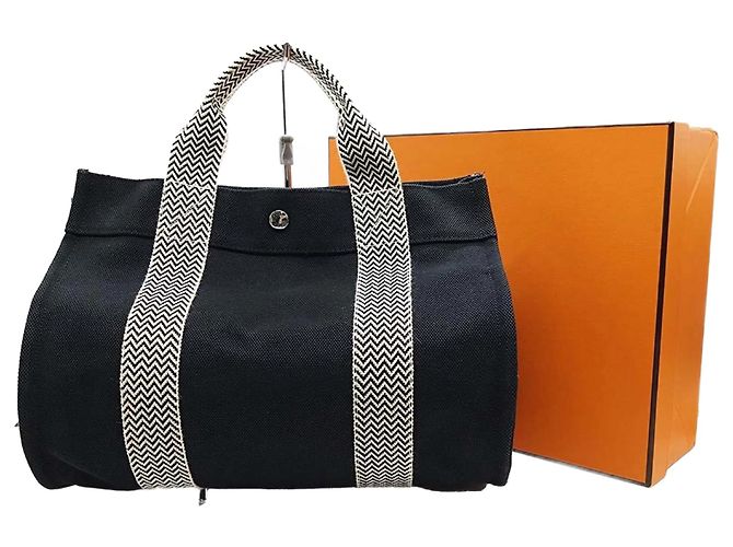 Hermès Sac à main tote Hermes Cannes PM Noir