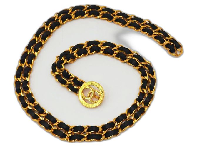 Cinto de colar com medalhão Chanel e corrente de couro dupla Gold hardware