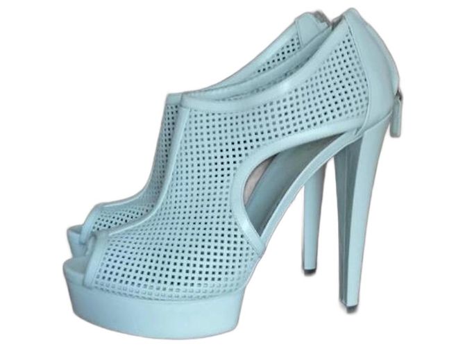 Marmont Talons ouverts perforés blancs Gucci