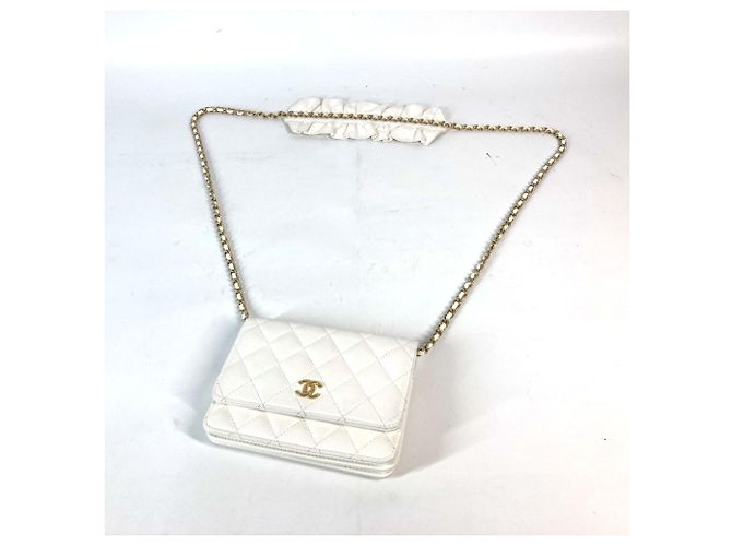 Chanel CC Coco Mark Rüschentasche mit Kette Weiß