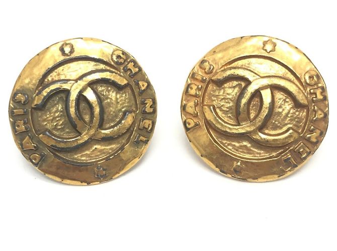 Pendientes de clip en oro Chanel Coco Mark Dorado