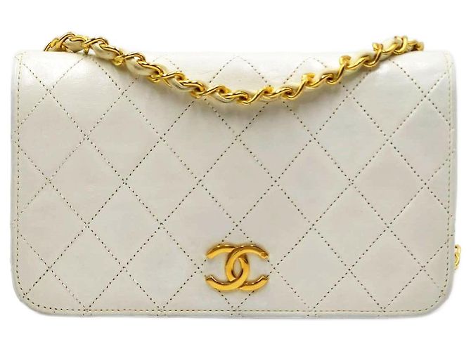 Timeless Chanel Clássico Atemporal com Flap Único em Couro Matelassé e GHW 24K Branco