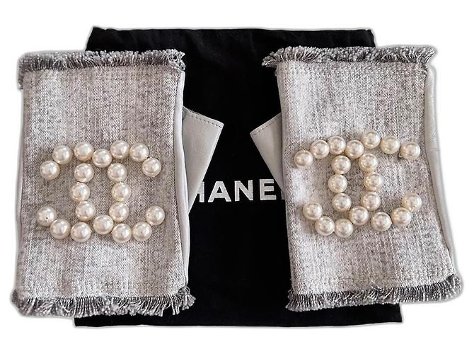 Chanel Luvas Cru