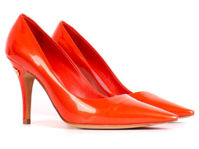 LOUIS VUITTON Zapatos de tacón de charol naranja de Louis