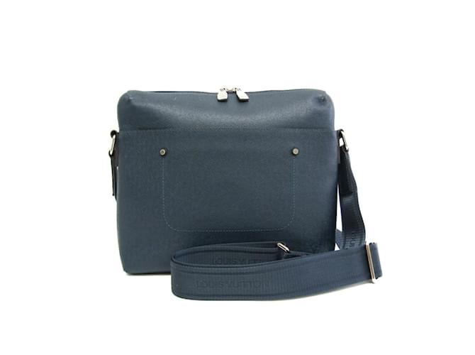 Louis Vuitton Taiga Grigori Messenger PM M30236 Shoulder Bag Blue Leather  ref.1727125