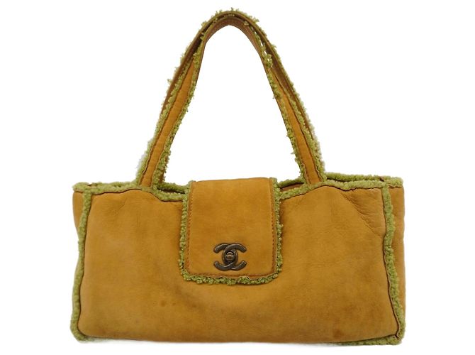 Borsa Chanel Mouton in beige e verde