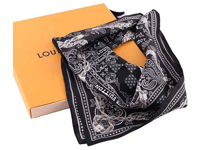 Louis Vuitton Silk square Black
