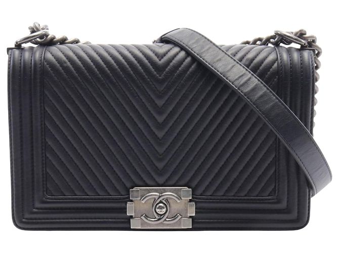 Chanel Boy Noir