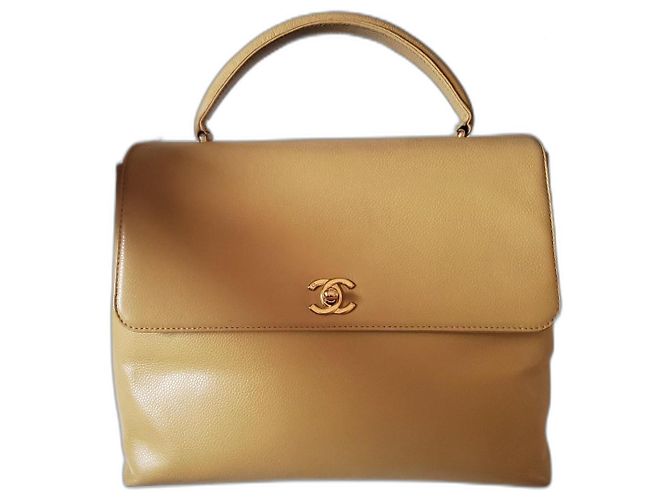 Bolso Chanel de piel amarillo