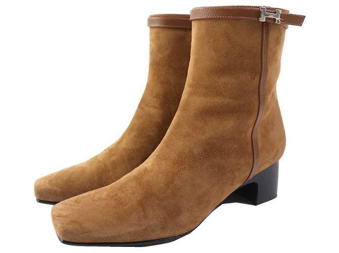 Hermès Botas de tornozelo de couro camurça Hermes marrom 38