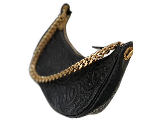 Bolsa de mão Céline Ava em couro preto com corrente dourada