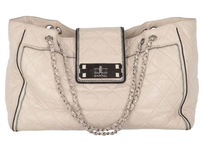 Chanel Beiger Matelassé Leder Tote - 2000er