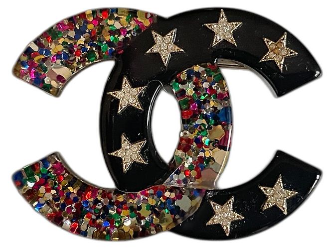 Broche Chanel CC com estrelas e glitter resina Multicor