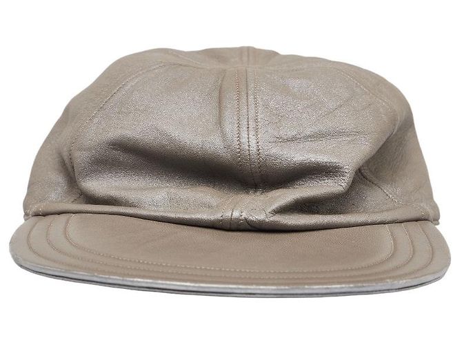 Gorra de cuero Louis Vuitton gris