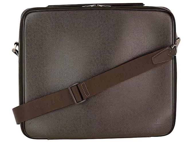 Louis Vuitton Taiga Odessa Laptop Brown Leather Briefcase  ref.1754425