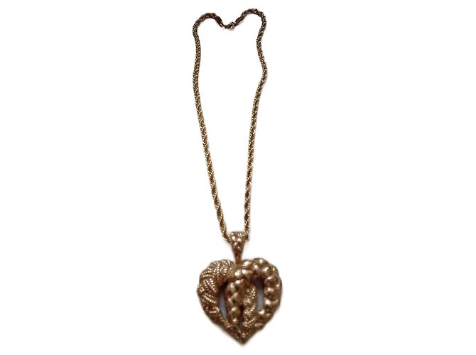 Collar Guy Laroche Couture con Péndulo de Corazón Dorado