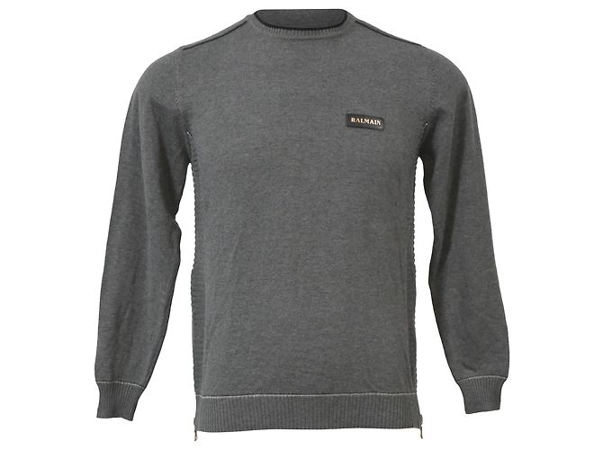Grauer Wollpullover mit Balmain-Logo-Patch und Rundhalsausschnitt 