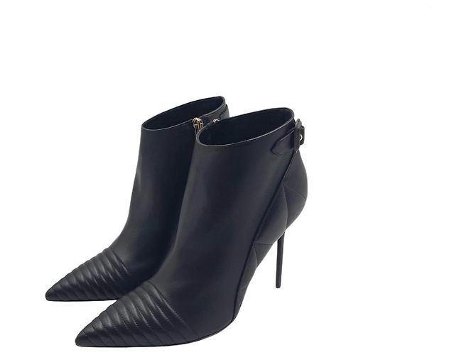 Botines Burberry de cuero negro