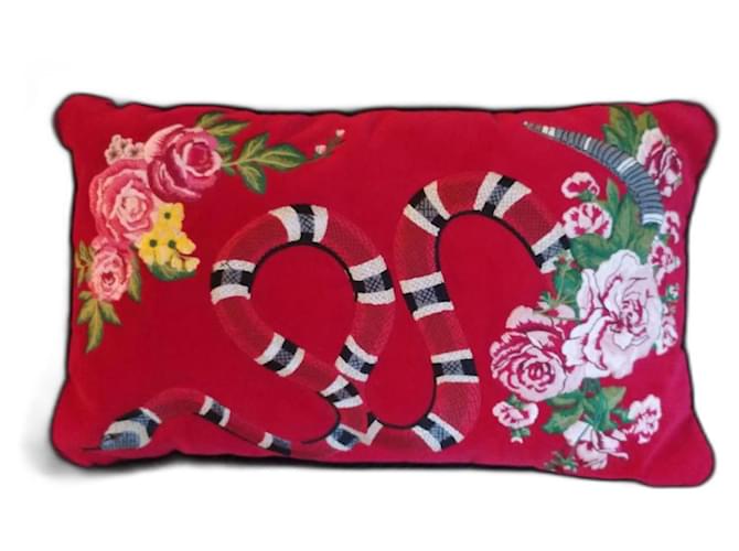 Gucci Velvet cushion with Kingsnake embroidery Multiple colors Cotton  ref.1760948